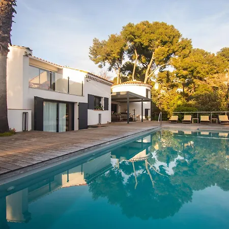 Carqueiranne: De Charme Avec Piscine, Vue Mer, Pour 8 Personnes - Fr-1-599-119 Hébergement de vacances *